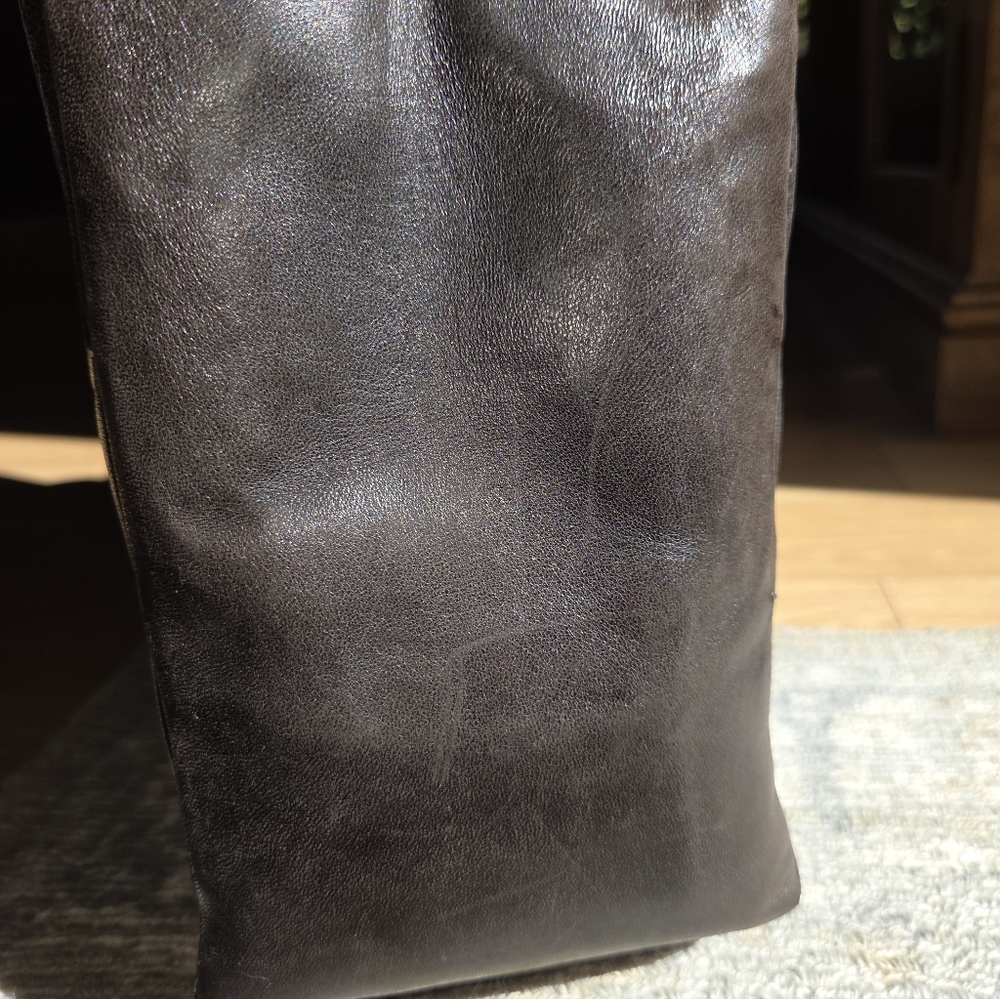 Chanel Vintage Black Quilted Leather Tote Bag 24k Plated Gold Chain Straps - Picture 16 of 16